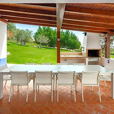 Sleeps 10 Pool Air Con Wifi Boliqueime