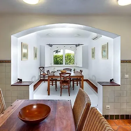 Sleeps 10 Pool Air Con Wifi Boliqueime